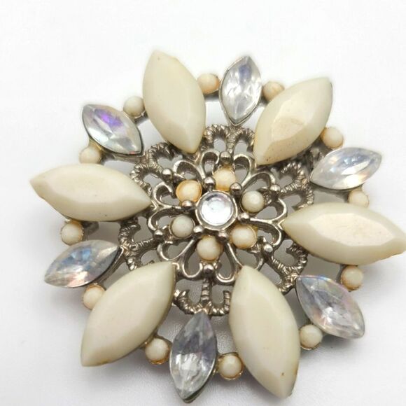 Vintage brooch pin, rhinestones silvertone